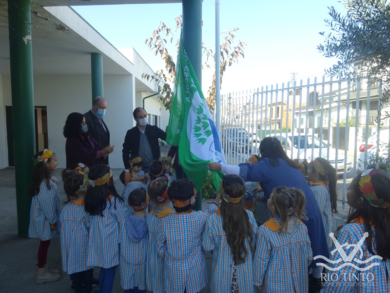 2021 11 11 Hastear de Bandeiras Verdes nas Escolas AEIDM 106